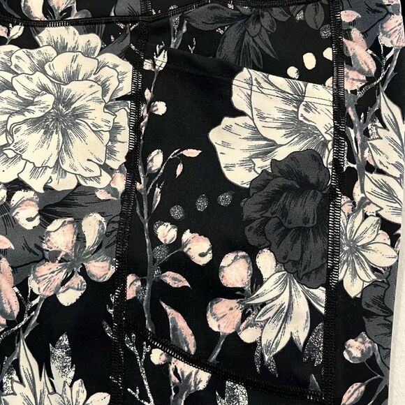 Victoria’s Secret Floral VS Leggings NWOT - Picture 7 of 10